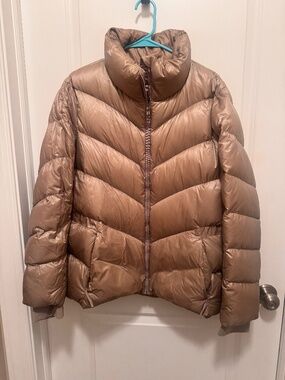 Athleta puffer jacket